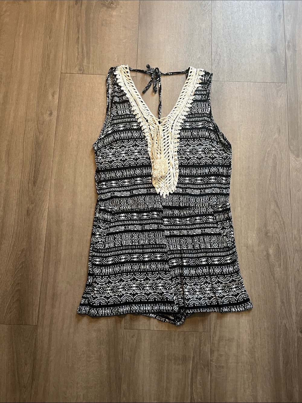 Black & Cream Crochet-Trim Sleeveless Romper